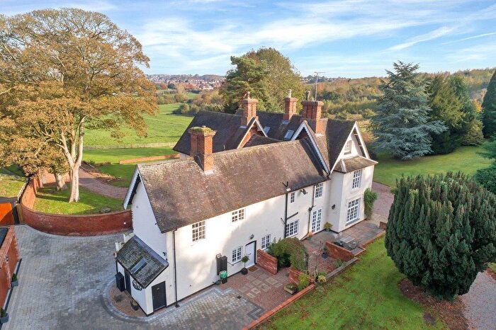 6 Bedroom Detached House For Sale In Hillside Road, Linton, DE12