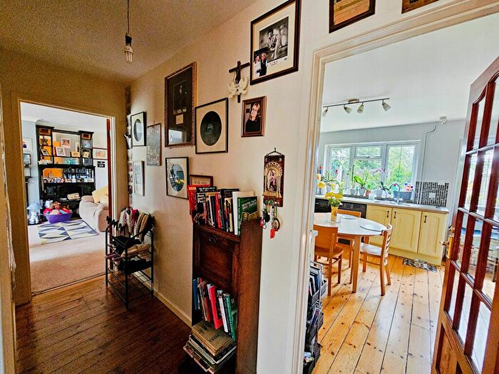 4 Bedroom Detached House For Sale In Temple Road, Oxford, OX4