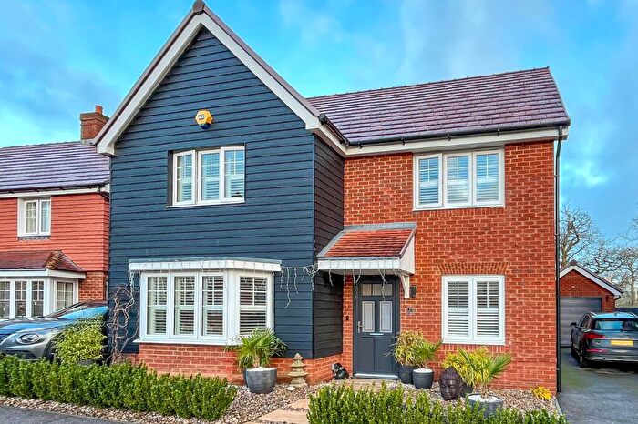 5 Bedroom Detached House For Sale In Water Lily Way, Worthing, West Sussex, BN13