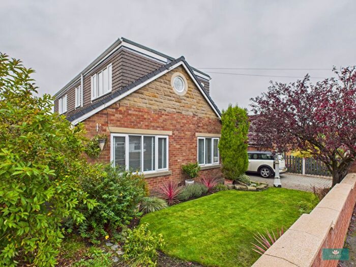 4 Bedroom Detached Bungalow For Sale In Brellafield Drive, Oldham, OL2