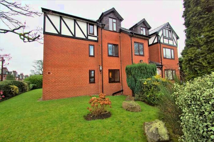 2 Bedroom Flat To Rent In Hollyshaw Lane, Leeds, LS15