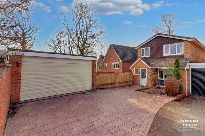 3 Bedroom Link Detached House For Sale In Pine View, Etching Hill, Rugeley, WS15