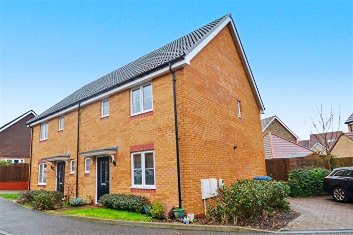 3 Bedroom Semi-Detached House To Rent In Pulborough, West Sussex, RH20