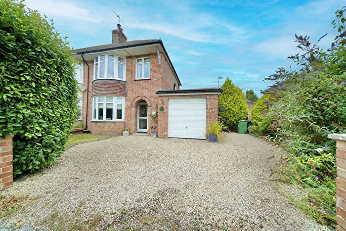 3 Bedroom Semi-Detached House For Sale In Broadlands Road, Weymouth, DT3