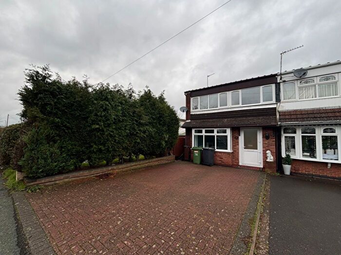 3 Bedroom Property To Rent In Mount Road, Willenhall, WV13