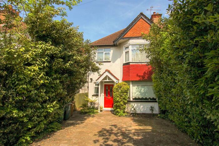 2 Bedroom Flat To Rent In Rickmansworth Road, Pinner, HA5