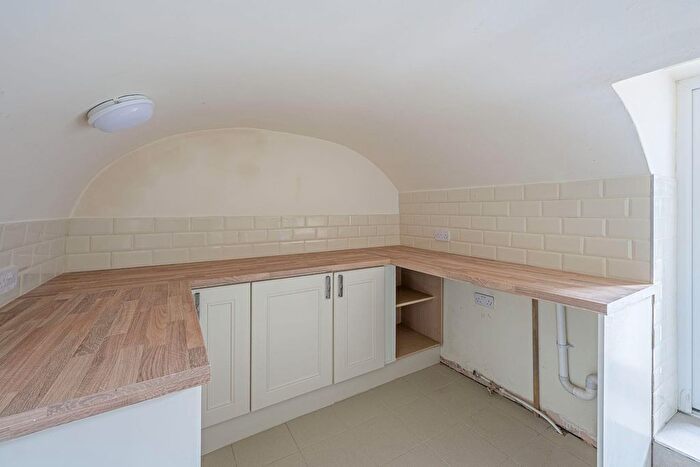 2 Bedroom End Of Terrace House For Sale In Barr Street, Dudley, DY3