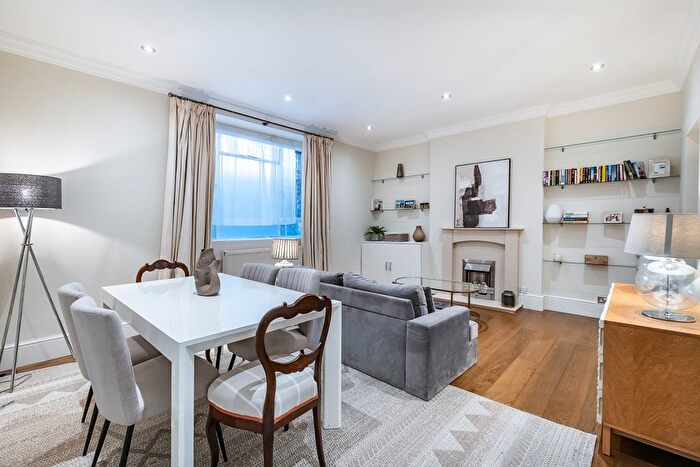 2 Bedroom Flat To Rent In D'oyley Street, London, SW1X