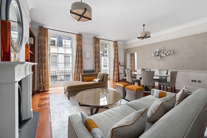 2 Bedroom Flat To Rent In Buckingham Street, London, WC2N