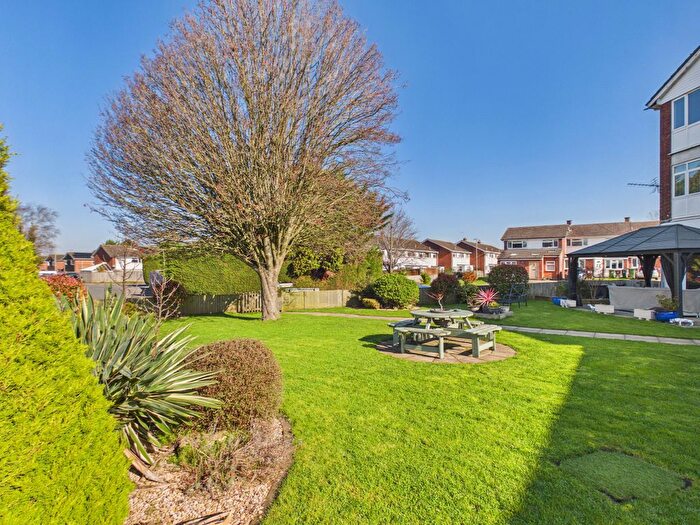2 Bedroom Flat For Sale In Glynswood House, Greenwood Meadow, Chinnor, Oxfordshire, OX39