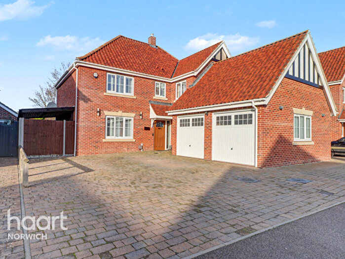 4 Bedroom Detached House For Sale In Newstead Gardens, Norwich, NR13