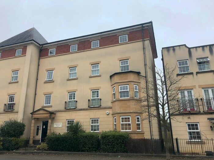 3 Bedroom Flat To Rent In Redhouse Way, Swindon SN25