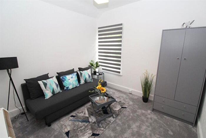 1 Bedroom Flat To Rent In Claude Road, Roath, Cardiff, CF24