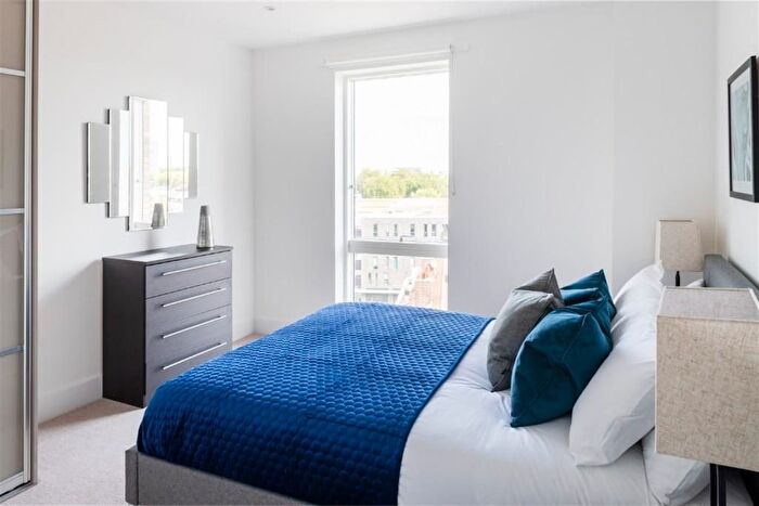 1 Bedroom Flat To Rent In Solomon Way, London, E1