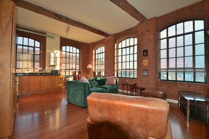 2 Bedroom Apartment To Rent In Flat, Raleigh Square, NG7