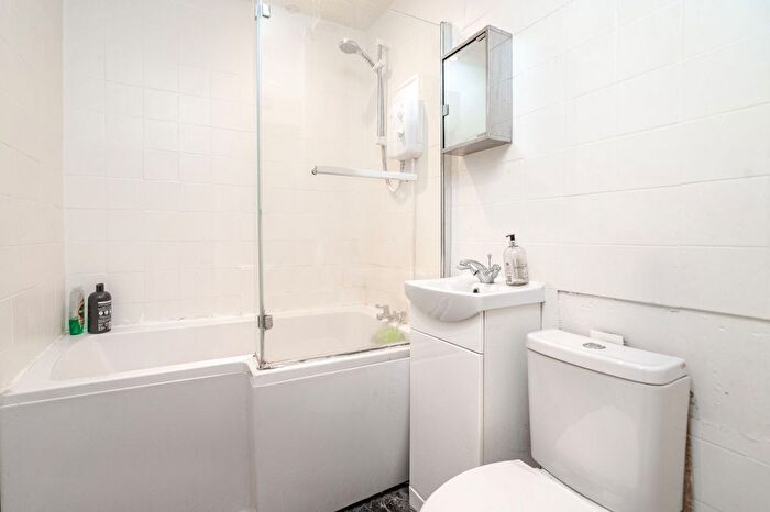 1 Bedroom Flat For Sale In Hospital Road, Swinton, M27