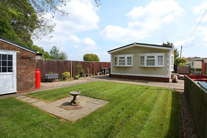2 Bedroom Park Home For Sale In Mullenscote Mobile Home Park, Andover, Andover, SP11