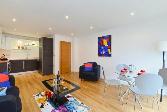 1 Bedroom Flat To Rent In Walnut Tree Close, Guildford GU1