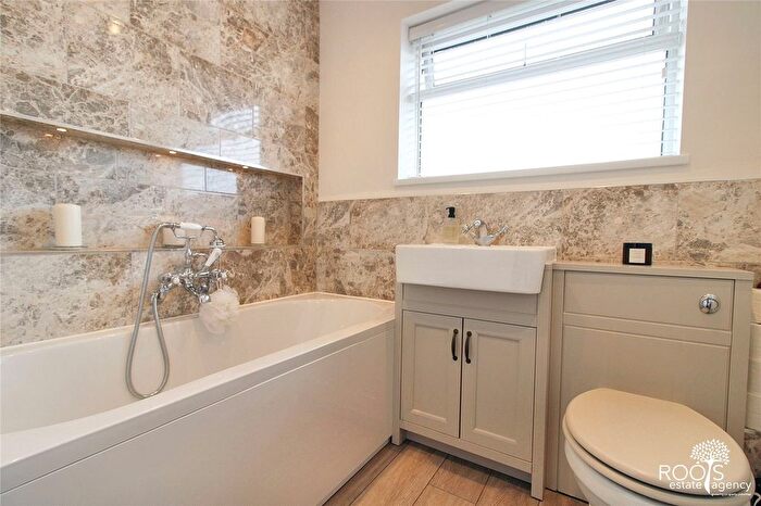 3 Bedroom Semi-Detached House For Sale In Ilkley Way, Thatcham, RG19
