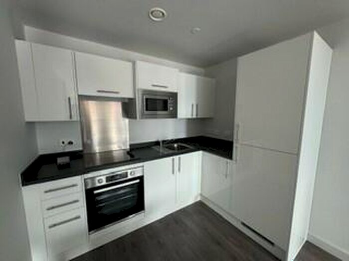 2 Bedroom Apartment To Rent In One Baltic Square, L8