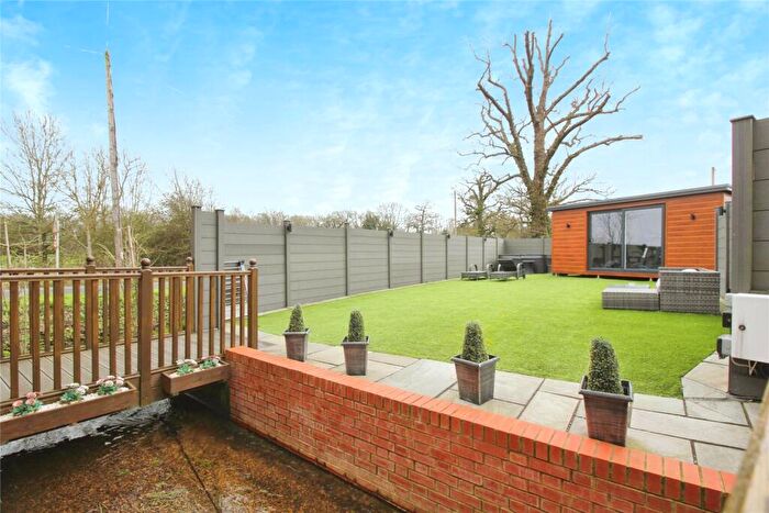 4 Bedroom House For Sale In James Farm, James Lane, Grazeley Green, RG7