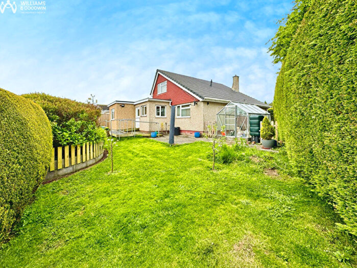 4 Bedroom Detached House For Sale In Ffordd Pendyffryn, Valley, LL65