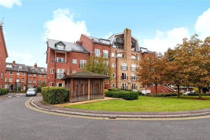 2 Bedroom Apartment To Rent In Aveley House, Iliffe Close, Reading, Berkshire, RG1