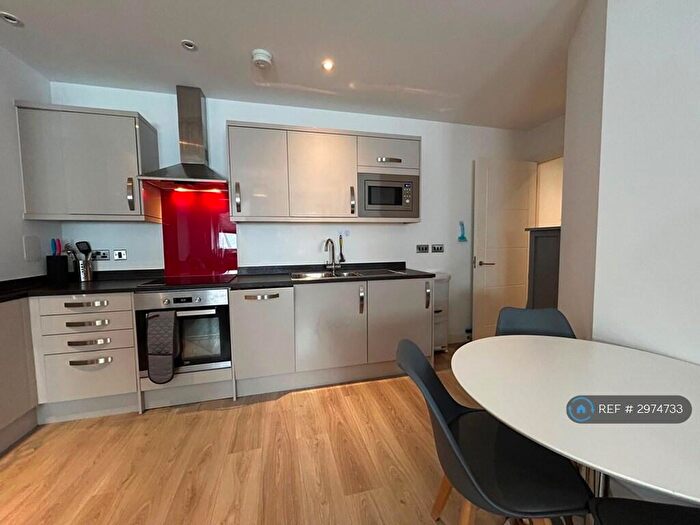 2 Bedroom Flat To Rent In The Posthouse, Gloucester, GL4