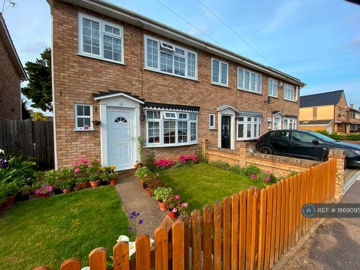 3 Bedroom End Of Terrace House To Rent In Silver Way, Romford, RM7