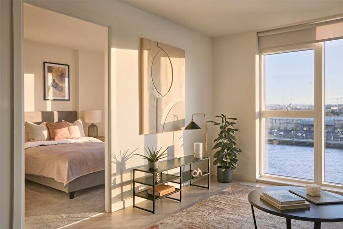 1 Bedroom Flat To Rent In Anderston Quay, Glasgow, G3