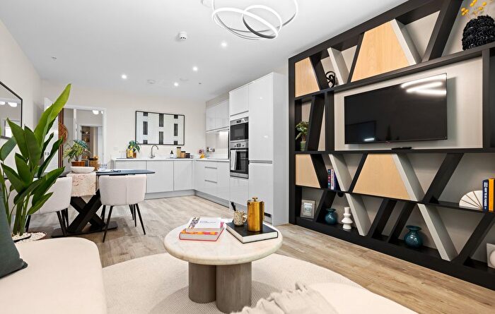 3 Bedroom Flat For Sale In "The Marina" At High Streee, Brentford, TW8