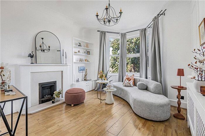 2 Bedroom Flat To Rent In Whipps Cross Road, Waltham Forest, London, E11