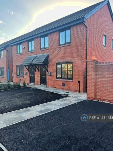 3 Bedroom Semi-Detached House To Rent In Quinn Square, Manchester, M34