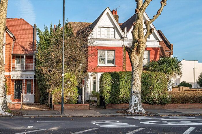 1 Bedroom Flat For Sale In Priory Road, Crouch End, London, N8