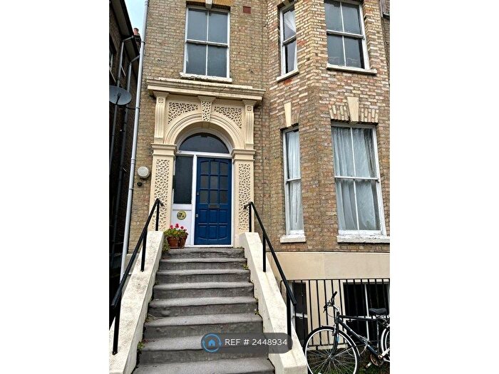2 Bedroom Flat To Rent In Blackheath Grove, London, SE3