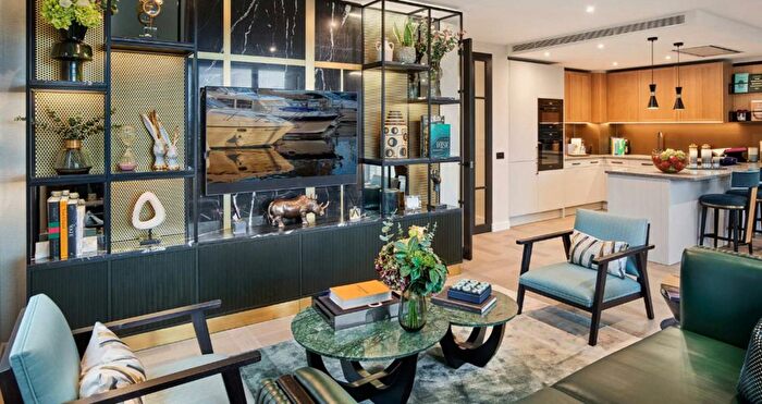 3 Bedroom Flat To Rent In Merino Gardens, London, E1W