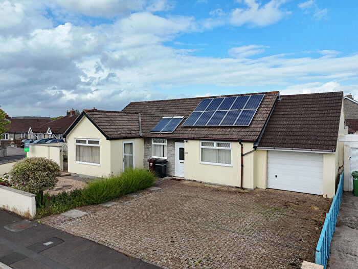 4 Bedroom Bungalow For Sale In Leigh Furlong Road, Street, BA16