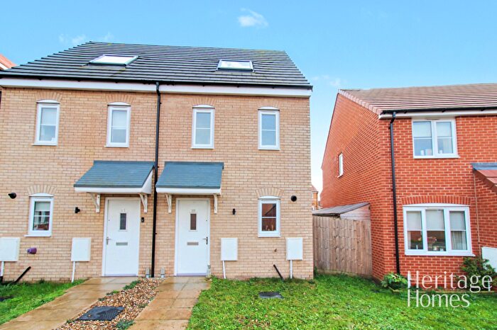 3 Bedroom Semi-Detached House For Sale In Lyncoln Drive, Oulton, Lowestoft, Suffolk, NR32