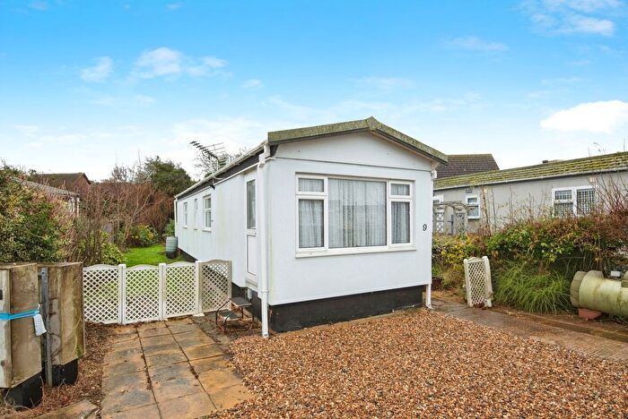 1 Bedroom Property For Sale In Three Star Park, Bedford Road, Lower Stondon, Henlow, SG16