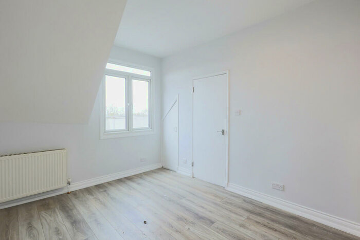 Studio To Rent In Mount View Road, Crouch End, London, N4