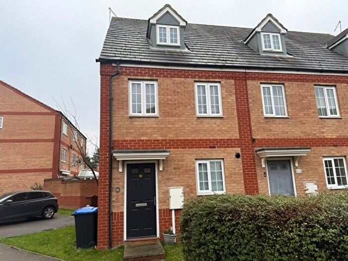 3 Bedroom House To Rent In Turners Gardens, Wootton, NN4