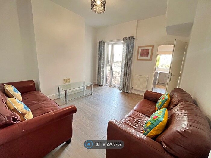 5 Bedroom End Of Terrace House To Rent In Cambridge Road, Bristol, BS7