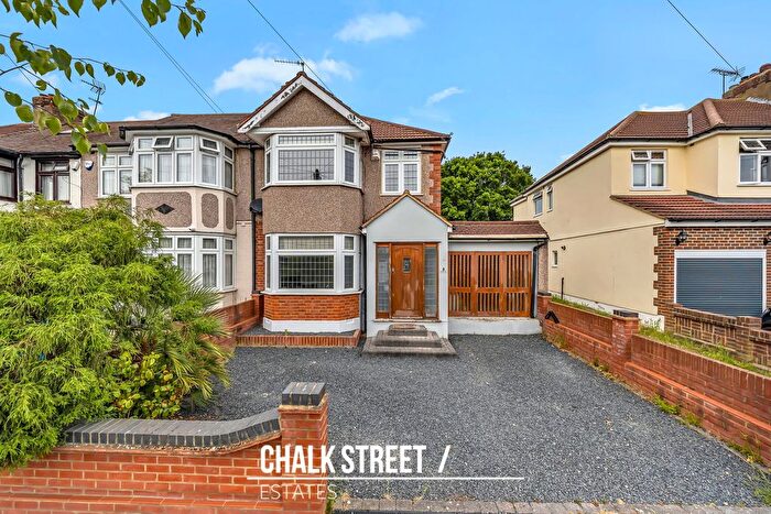 3 Bedroom Semi Detached House For Sale In Heather Glen, Rise Park, RM1