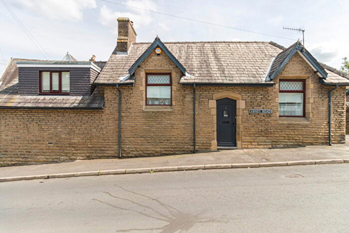4 Bedroom Detached House For Sale In Abney Road, Mossley, Ashton-under-lyne, OL5