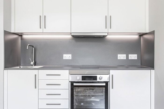 Studio To Rent In Cranbrook Road, Ilford, IG1