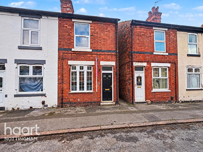 2 Bedroom End Of Terrace House For Sale In Glentworth Road, Nottingham, NG7