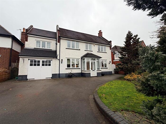 4 Bedroom Detached House For Sale In Skip Lane, Walsall, WS5