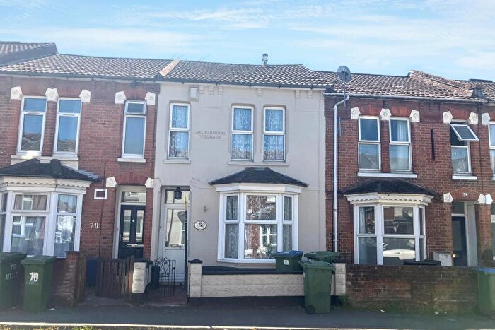 3 Bedroom Terraced House For Sale In Milton Road, Southampton, SO15