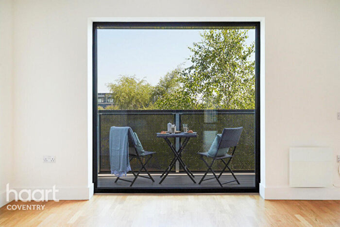 2 Bedroom Apartment For Sale In South Loop Green, Birmingham, B16