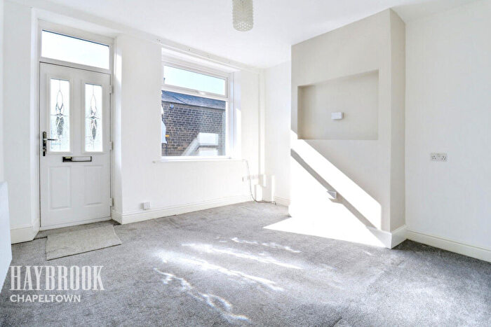 3 Bedroom End Of Terrace House For Sale In Burncross Road, Burncross, S35